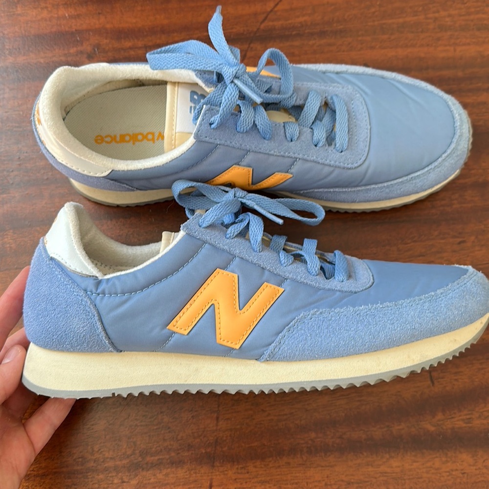 New Balance womens casual tennis shoes 8.5